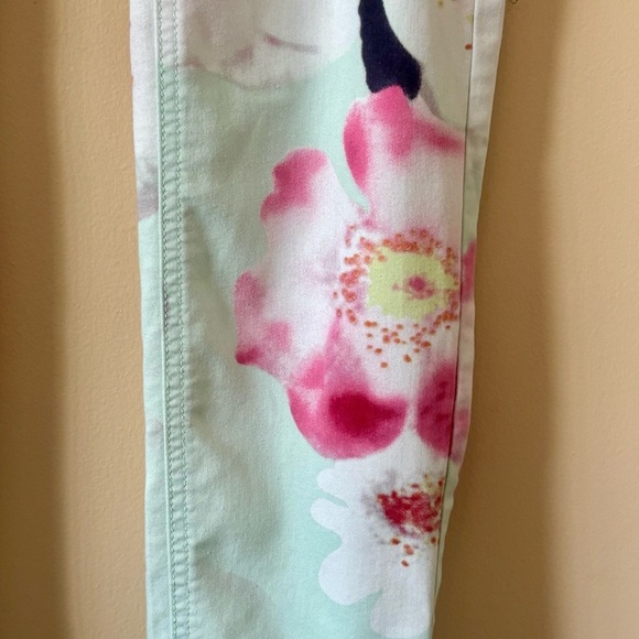Material Girl| Fun Floral Multicolour Green/Pink Rose Pants Straight Jeans Sz 7 - Picture 7 of 7